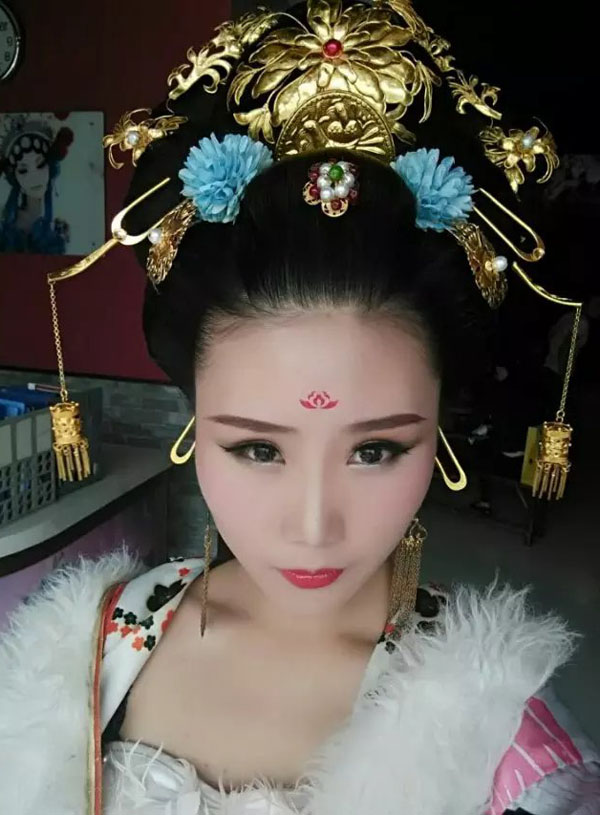 學(xué)生月宣好漂亮